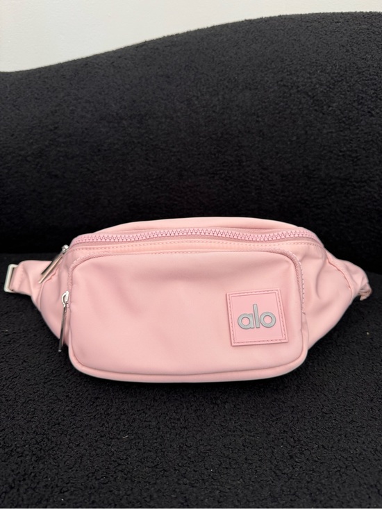 ALO Yoga Handbags - Alo Yoga Explorer Belt Bag-Ballet Pink